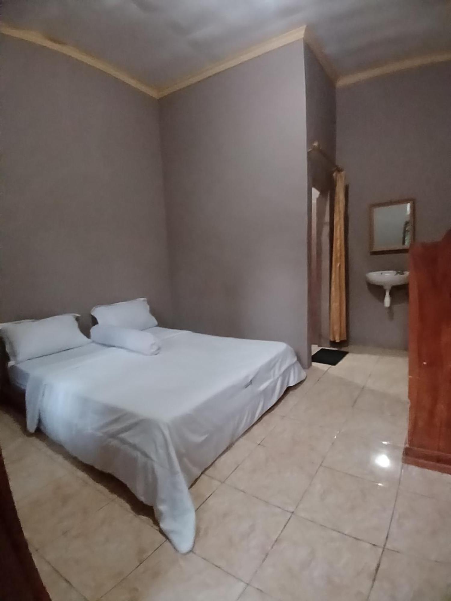 Roby Homestay Kuta  Bagian luar foto